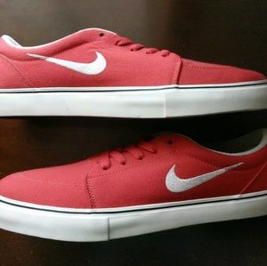 New Nike SB Satire Red shoes Size 11